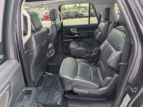 Used 2025 Ford Expedition Max Platinum AWD/4WD image 21
