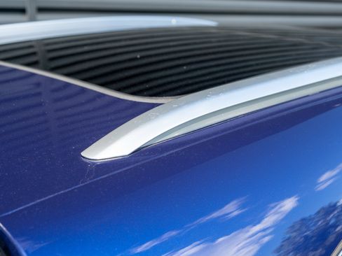 Certified 2022 Porsche Macan AWD/4WD image 21