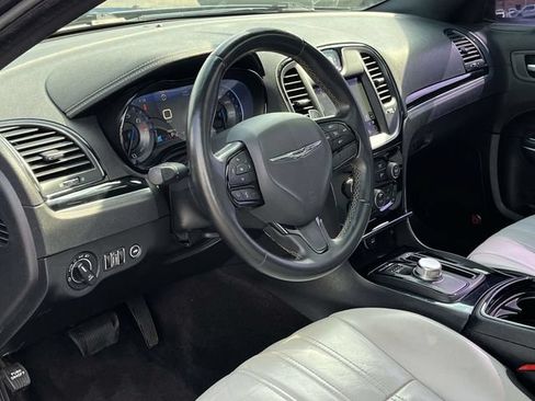 Used 2017 Chrysler 300 S w/ 300S Premium Group RWD image 12