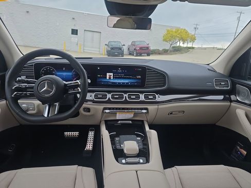 New 2026 Mercedes-Benz GLS 450 4MATIC image 12