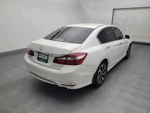 Used 2017 Honda Accord EX image 9