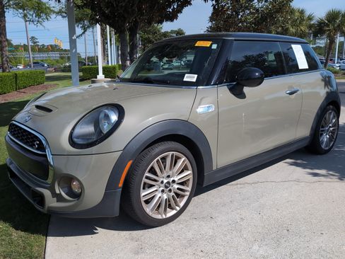 Used 2019 MINI Cooper S w/ Signature Upholstery Package image 5