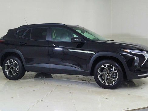 New 2026 Chevrolet Trax LT image 8