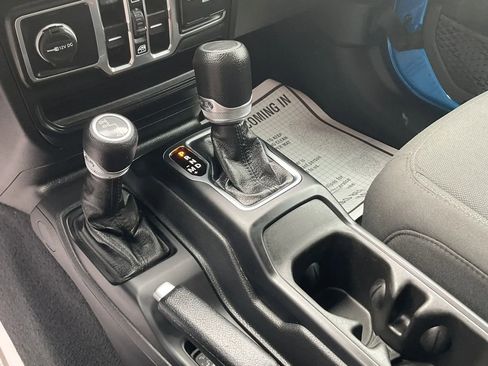 Used 2023 Jeep Gladiator Sport AWD/4WD image 28