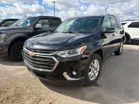 Used 2020 Chevrolet Traverse LT w/ Driver Confidence II Package image 3