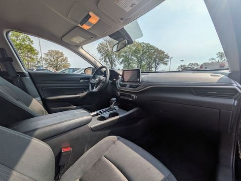 Used 2025 Nissan Altima 2.5 SV image 30