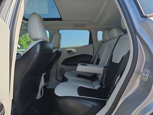 Used 2020 Jeep Compass Latitude FWD image 37
