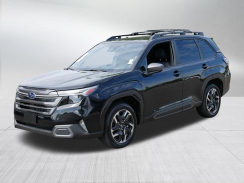 Used 2025 Subaru Forester Limited AWD/4WD image 3