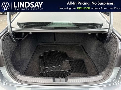 Used 2022 Volkswagen Jetta SE FWD image 12