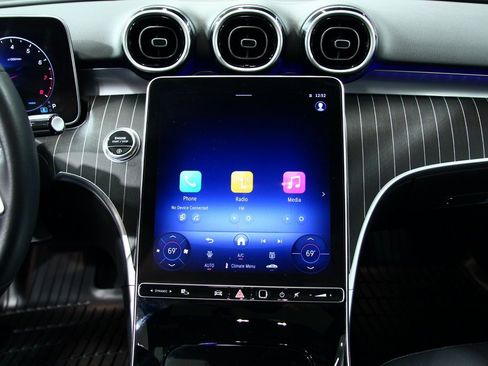 Used 2025 Mercedes-Benz C 300 4MATIC Sedan image 20