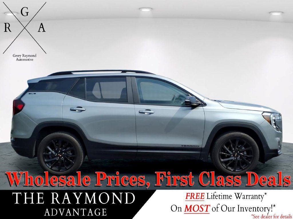 Used 2023 GMC Terrain SLE w/ Elevation Edition AWD/4WD image 4
