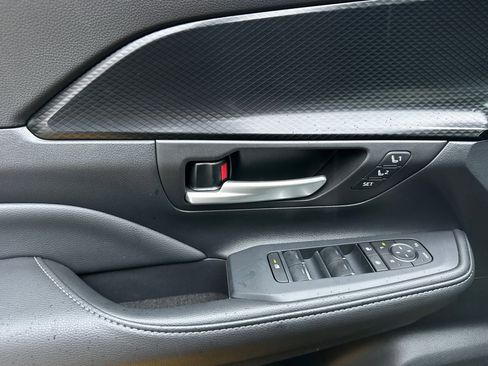 Certified 2025 Toyota Grand Highlander AWD Hybrid image 14