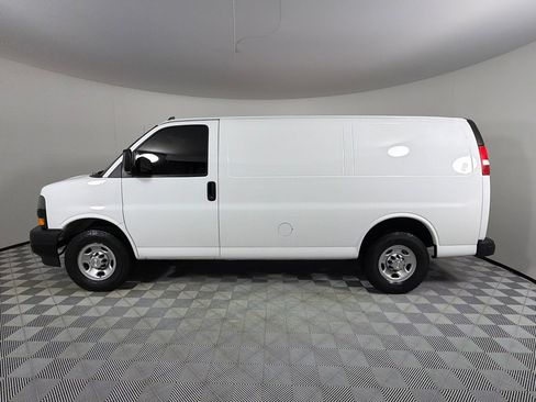 Used 2021 Chevrolet Express 2500 w/ Driver Convenience Package RWD image 6