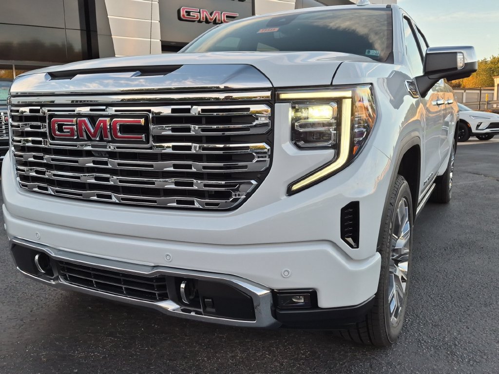 New 2026 GMC Sierra 1500 Denali AWD/4WD image 2