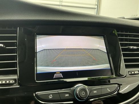 Used 2022 Buick Encore Preferred image 5