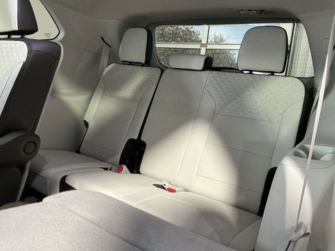 Used 2024 GMC Acadia Denali image 26