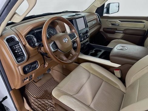 Used 2019 RAM 1500 Laramie AWD/4WD image 13