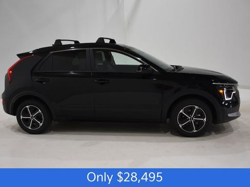 New 2025 Kia Niro EX image 3