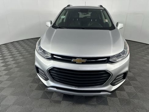 Used 2019 Chevrolet Trax LT w/ LT Convenience Package AWD/4WD image 3