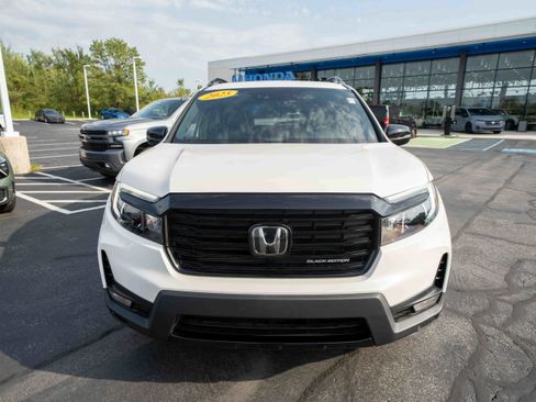 Used 2025 Honda Passport Black Edition image 2