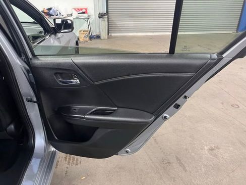 Used 2017 Honda Accord Sport image 15