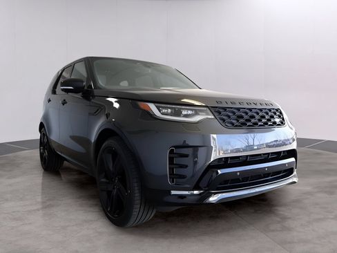 Used 2025 Land Rover Discovery Dynamic SE AWD/4WD image 3