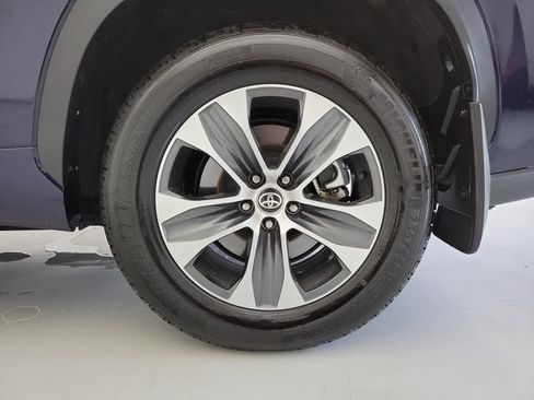 Used 2026 Toyota Highlander XLE AWD/4WD image 13