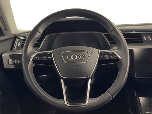 Used 2022 Audi e-tron Premium Plus w/ Premium Plus Package image 20