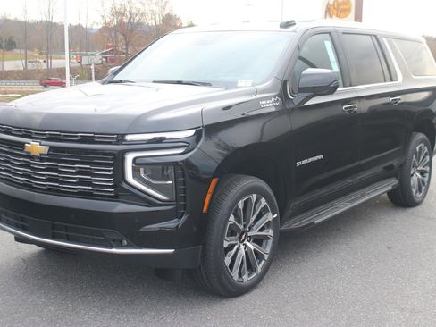 New 2026 Chevrolet Suburban High Country image 3