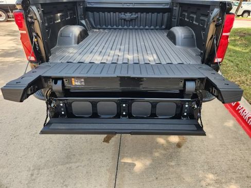 New 2026 Chevrolet Silverado 2500 ZR2 AWD/4WD image 33