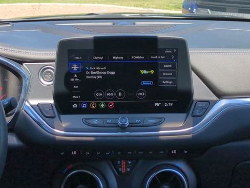 Used 2025 Chevrolet Blazer LT FWD image 17