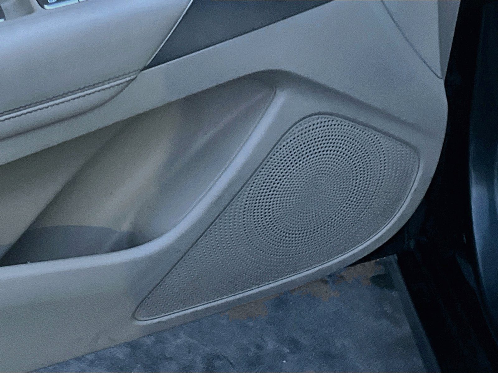 Used 2019 Genesis G70 3.3T Design RWD image 19