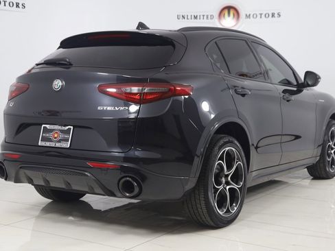 Used 2023 Alfa Romeo Stelvio Veloce image 3