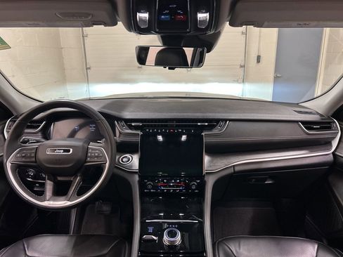 Used 2023 Jeep Grand Cherokee L Limited w/ Luxury Tech Group II image 20