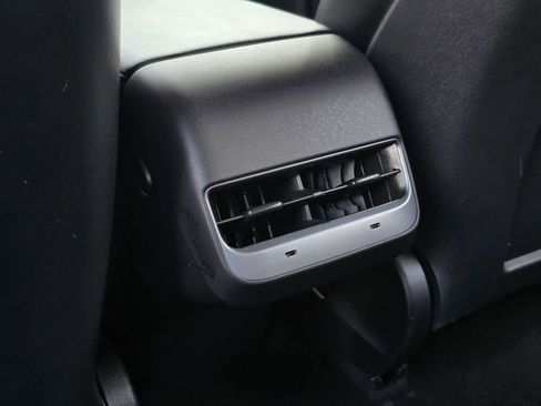 Used 2023 Tesla Model 3 Standard Range image 28