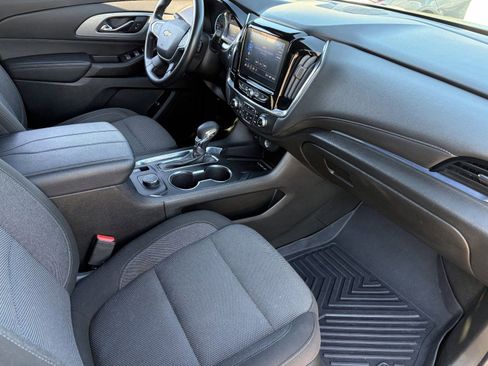 Certified 2023 Chevrolet Traverse LT FWD image 13