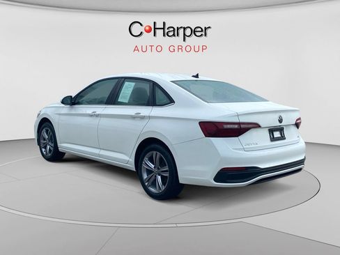 Used 2023 Volkswagen Jetta SE FWD image 5