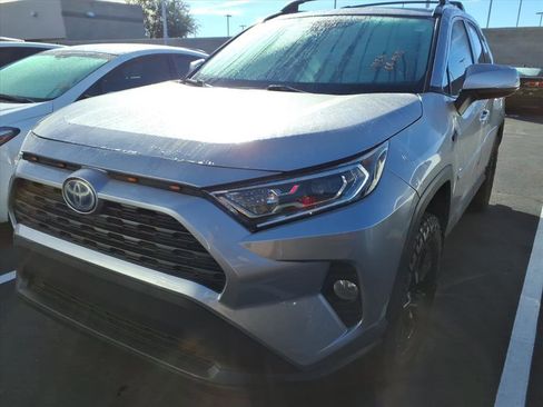 Used 2021 Toyota RAV4 XLE image 2