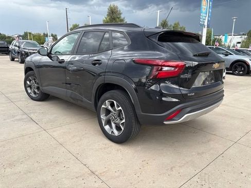Used 2024 Chevrolet Trax LT FWD image 7