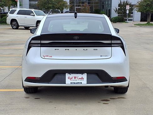 Used 2026 Toyota Prius Plug-In Hybrid w/ Limited Premium Package FWD image 5