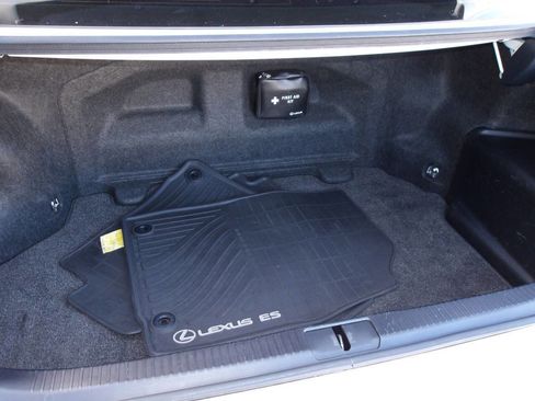 Used 2013 Lexus ES 300h w/ Luxury Pkg image 33