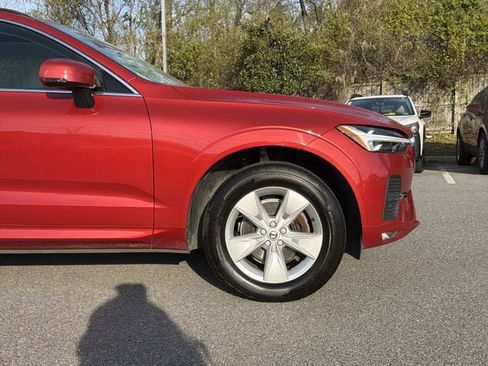 Used 2022 Volvo XC60 B5 Momentum image 9