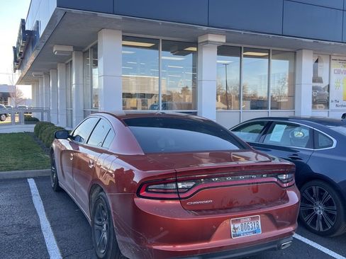 Used 2021 Dodge Charger SXT image 2