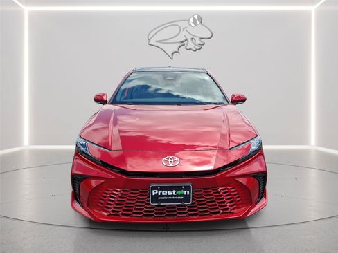 Used 2025 Toyota Camry XSE AWD/4WD image 2