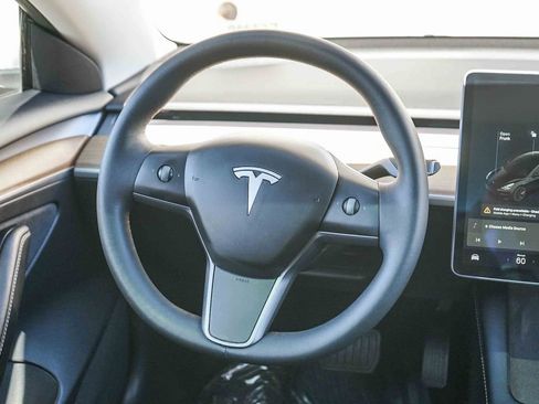 Used 2021 Tesla Model 3 Standard Range Plus image 14