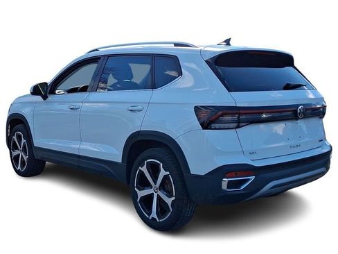 Used 2025 Volkswagen Taos SEL image 4
