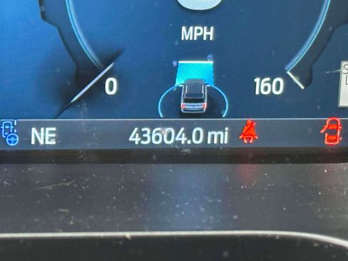 Used 2022 Ford Expedition Max Limited image 25