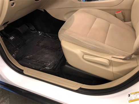 Used 2018 Jeep Grand Cherokee Laredo image 13