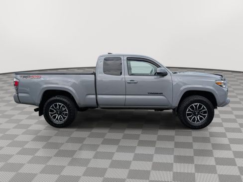 Used 2021 Toyota Tacoma TRD Sport w/ Technology Package AWD/4WD image 6