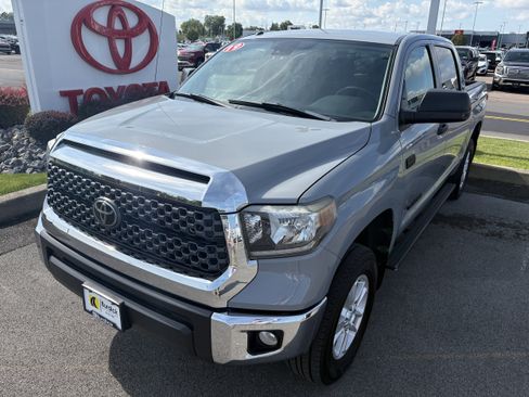 Used 2019 Toyota Tundra SR5 w/ SR5 Upgrade Package AWD/4WD image 1